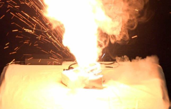 リチウムイオン電池発火